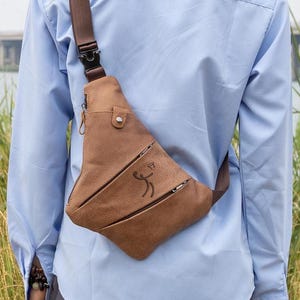 Individuelle personalisierte Leder Sling Bag: Rindsleder Crossbody Travel Daypack