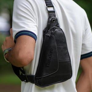Customized Handmade Leather Crossbody Phone Bag: Retro Sling Shoulder Bag