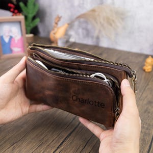 Gepersonaliseerde leren clutch: retro organizer voor bruidsjonkers