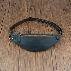 Personalisierte Echtleder Gürteltasche Frauen Fanny Packs Outdoor Travel Cross Body Bag Handgemachte Motorradtasche Reisen Geschenke für Ihn