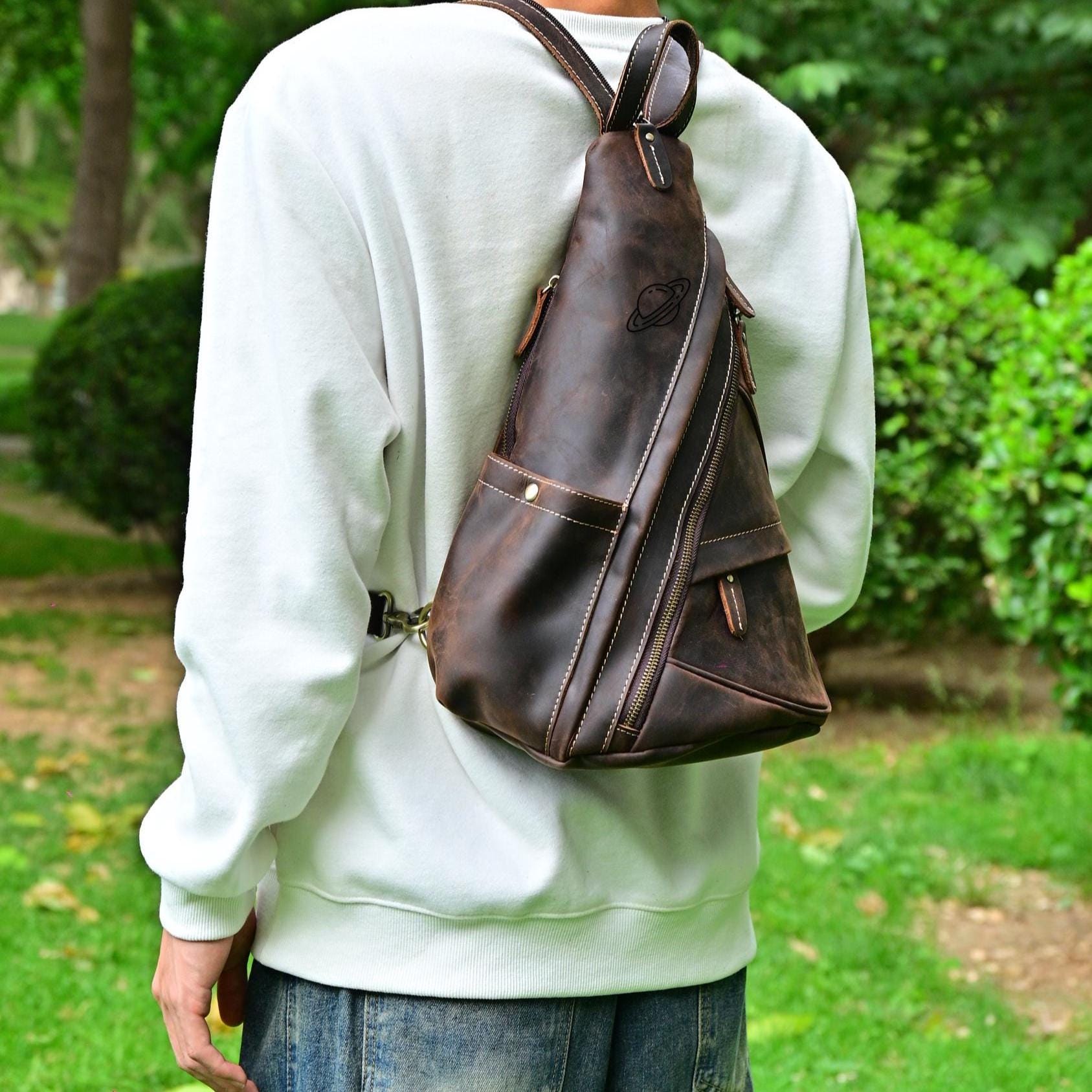 Customized Leather Sling Backpack: Retro Crossbody Bag, 10.5  display picture 2