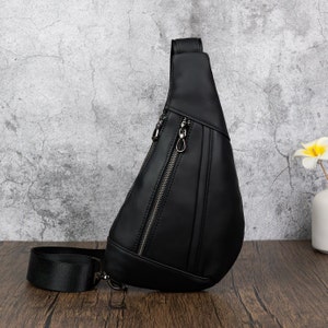 Sac homme personnalisé en cuir véritable sac bandoulière noir sac bandoulière de voyage petit sac sac poitrine fait main cadeau pour lui