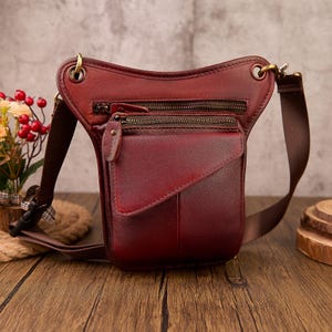 Handmade Leather Thigh Bag: Retro Utility Belt Pouch for Riders