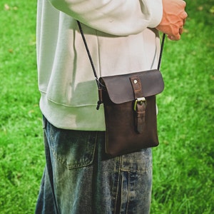 Echtes Leder einfache Crossbody Handytasche Freizeit Reise leichte kleine Tasche Unisex Pendler Schulter Handytasche Geburtstagsgeschenk für ihn