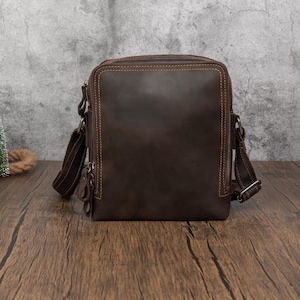 Genuine Leather Sling Bag: Men&#39;s Crossbody Travel Organizer