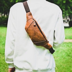 Genuine Leather chest Bag Travel Pouch for Women Men Cute Sling Fanny Pack Small Crossbody Bags Sports Cell Phone Pouch Personalized Gifts