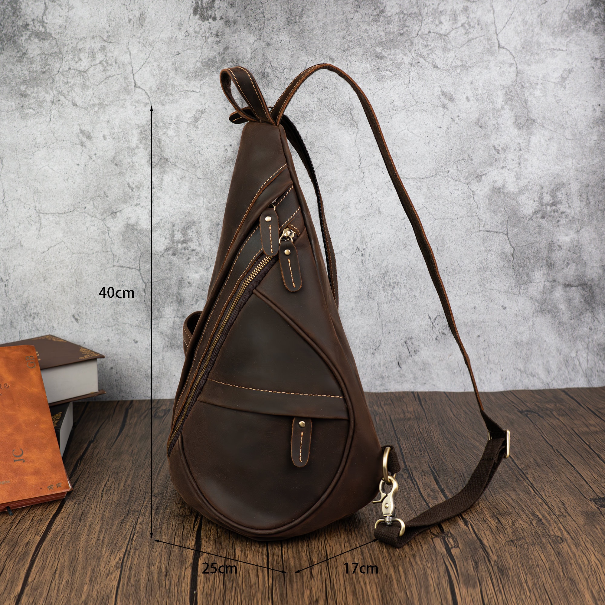 Customized Leather Sling Backpack: Retro Crossbody Bag, 10.5  display picture 1