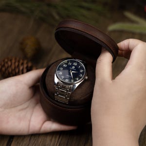 Crazy Horse Leather Watch Roll: Personalized Travel Watch Case