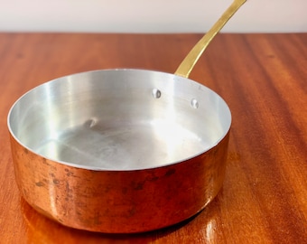 FREE WORLDWIDE SHIPPING - French vintage copper pan from 1970s for your next dinner!
