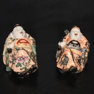 19th Century Chinese Porcelain Pipe Smoker Figures