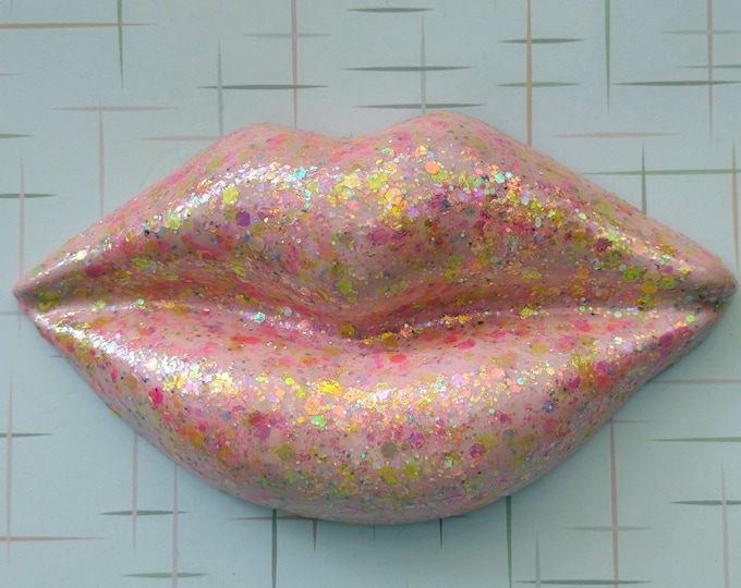 Pink Retro Glitter Lips Wall Plaque, Plaster Craft, Reproduction