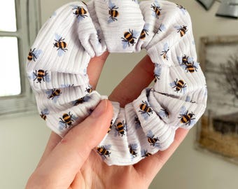 Coletero con estampado de abejas: Goma para el pelo de punto acanalado suave que sujeta la coleta.