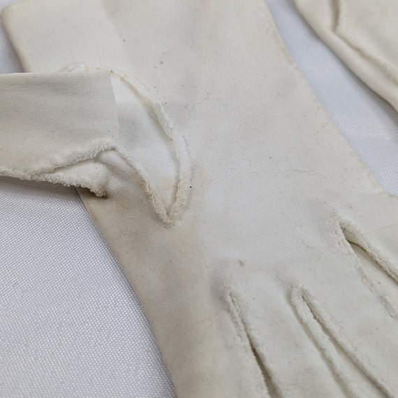 Vintage Hand Stitched White Gloves - Dainty with … - image 4