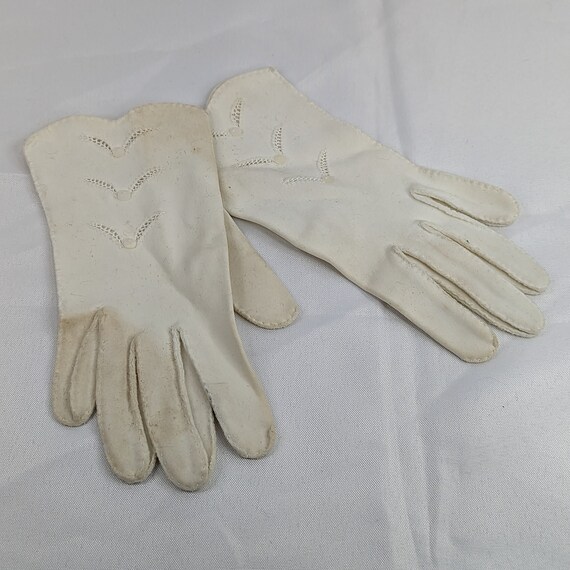 Vintage Hand Stitched White Gloves - Dainty with … - image 1
