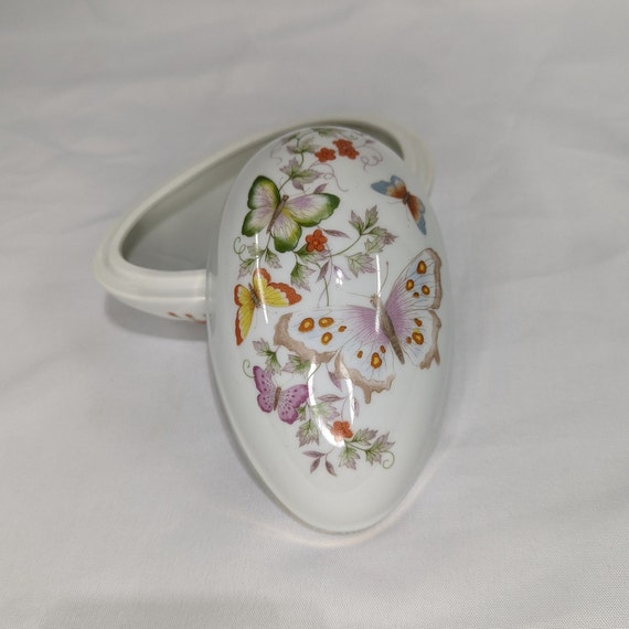Vintage Avon Butterfly Egg Container - 1974 Collec