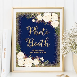 Photo Booth Sign, Grab a Prop and Strike a Pose Sign, Photo Booth Wedding Sign, bord marineblauw bloemen bruiloft, witte rozen, W379