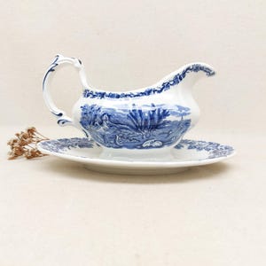 Salsera inglesa de Booths - Diseño de paisaje británico - Vajilla de cerámica con decoración transferida en azul - Salsera de cerámica estilo granja