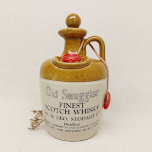 Old Smuggler Finest Scotch Whisky Bouteille Céramique '78 Distillers Cire Sceau