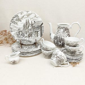 Théière pot à lait anglais STAFFORDSHIRE 1982 gravé main de Myott Meakin