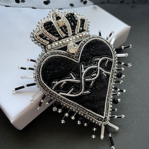Beaded Heart brooch, beadwork, black sacred heart brooch, handmade velvet heart pin, unique gift, Velvet heart accessory
