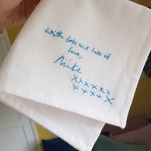 Zakdoek met handgeschreven bericht | Handgeborduurde zakdoek met gepersonaliseerd handschrift | Iets blauws | Memorial-huwelijkscadeau voor bruid