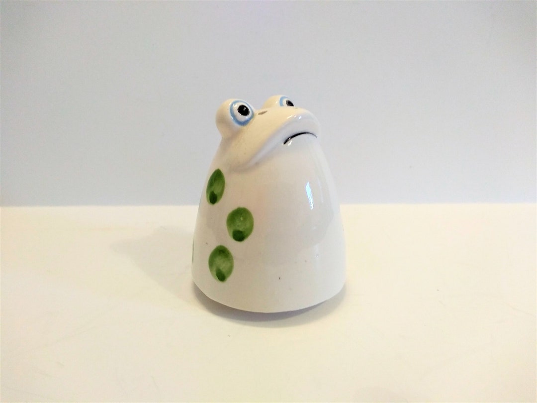 3 Frog Salt Pepper Shaker Vintage Frog Vintage Collectible Frog White