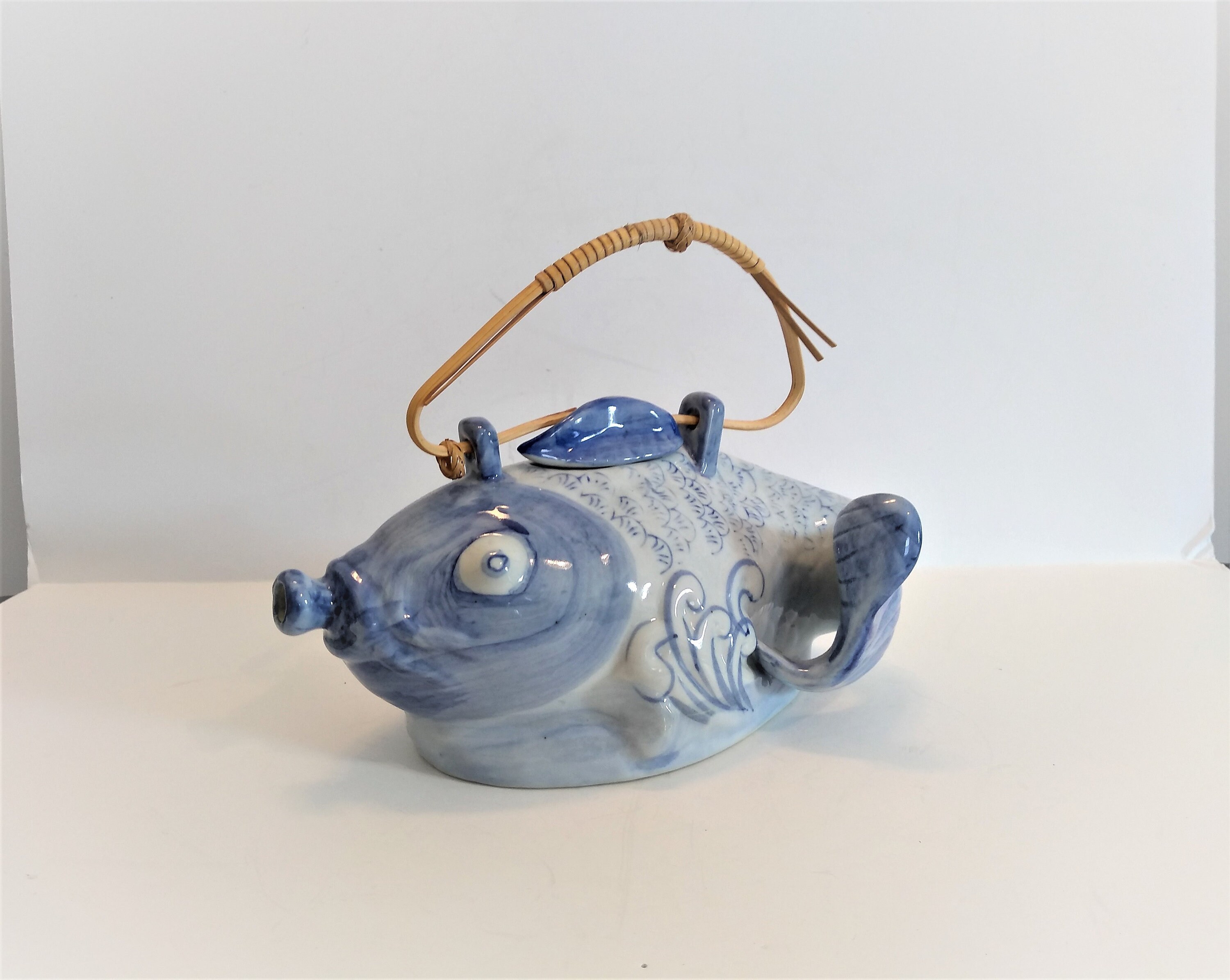 6.8 Vintage Chinoiserie Koi Fish Teapot Blue White Koi Etsy
