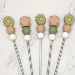 Amigurumi Sewing Sticks: Green Flowers, Crochet Knitting Tool, 3.5mm size, (Set of 5)