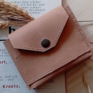Cartera plegable pequeña de cuero Cartera delgada para tarjetas color canela Cartera con bolsillo frontal Tarjetero