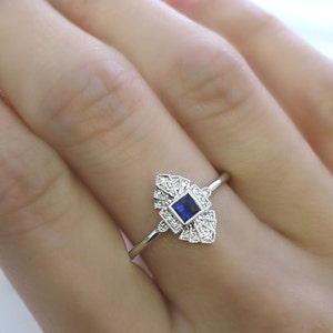 18K solid gold cusion cut sapphire and diamond art deco ring image 3