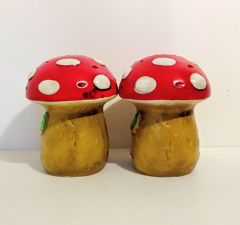 Large Mushroom Shaped Salt And Pepper Shaker Set