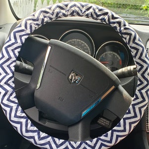 Blue zig zag pattern steering wheel cover