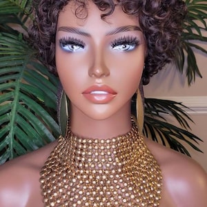 Pixie Cut Remy Echthaar Perücke: Kurze lockige braune Wasserwelle