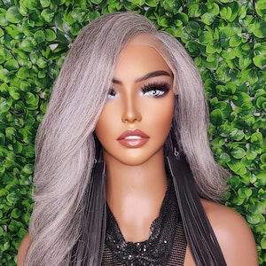 Saltpeppargrå peruk med spets: Afro-utsträckt Yaki-textur, limfri