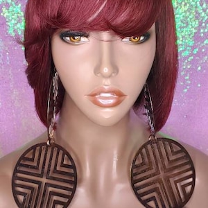 Perruque Bob bordeaux : Perruque naturelle en cheveux Remy d'Inde avec frange