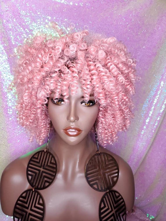 Donna Parrucca Riccio Kinky Afro Spiral Curl Parrucca Capelli Rosa Parrucca  Pre-Preso in giro Naturale con bangs salmone rosa parrucche colorate -   Italia