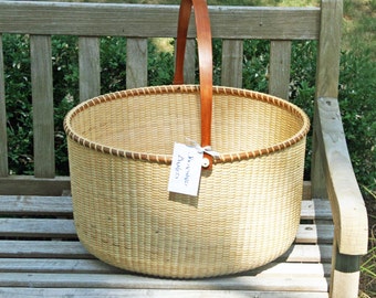 18-inch oval Nantucket-style basket