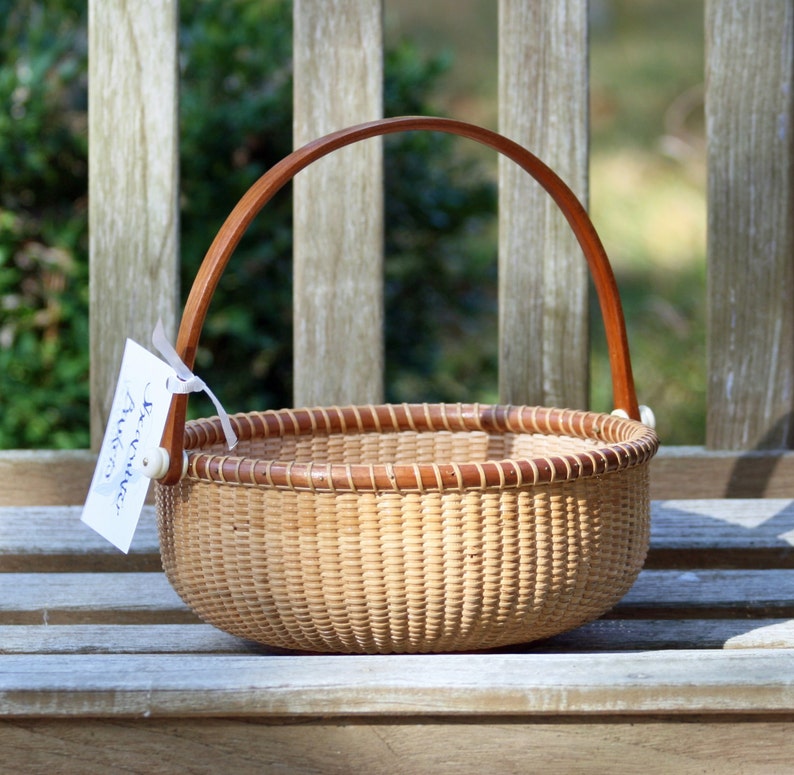 9inch Round Nantucketstyle Basket With Handle Etsy