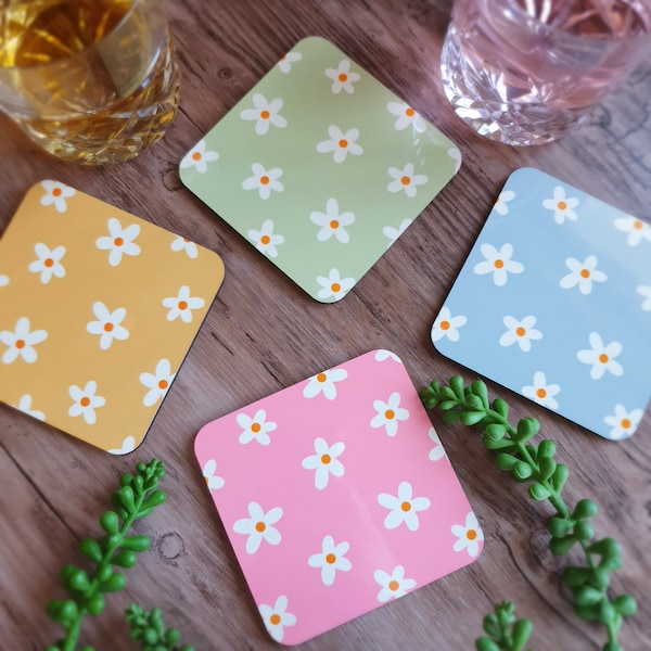 Daisy Coaster Set of 4 – Cute Home Accessories – Home Décor – Cork Backed – Pastel – Flowers