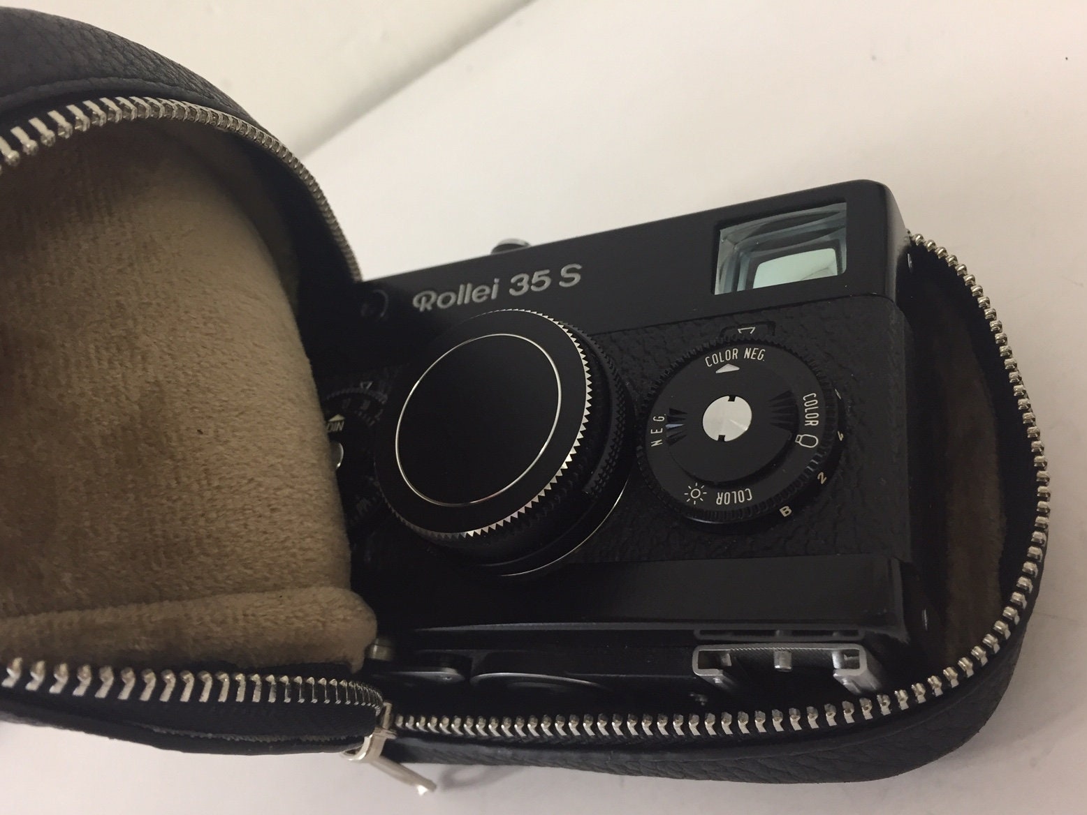 Rollei 35シリーズ用ブラックソフトレザーカメラケース（ポーチ付き