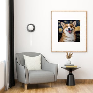 Puede incluir: Una impresi&oacute;n enmarcada de un perro corgi con una cara sonriente, pintada al estilo de La Noche Estrellada de Vincent van Gogh.