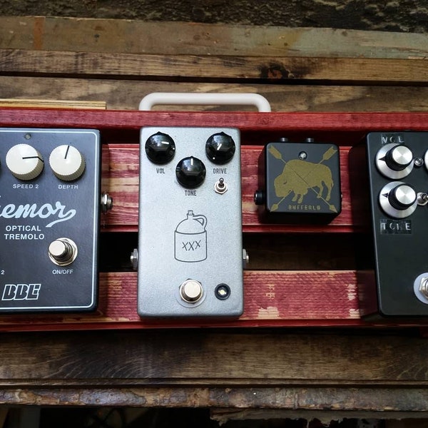 Mini guitar pedalboard