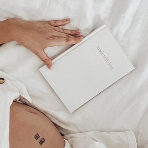 Feat. im CNN-Bestseller-Schwangerschaftstagebuch – mit Liebe gemacht – Bump to Baby | Schwangerschaftsgeschenk | Geschlechtsneutral