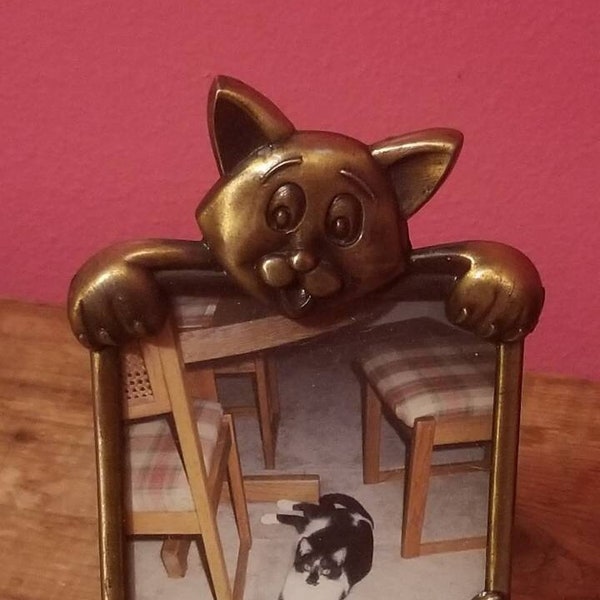 Vintage Brasstone Metal CAT PHOTO FRAME, Vintage Home Decor, Cat Collectible Gift