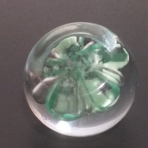 Pretty Round Trumpet FLOWERS GLASS PAPERWEIGHT, Bubble Glass Paperweight, Vintage Green Floral Paperweight, Collectible Art Glass, Office image 5