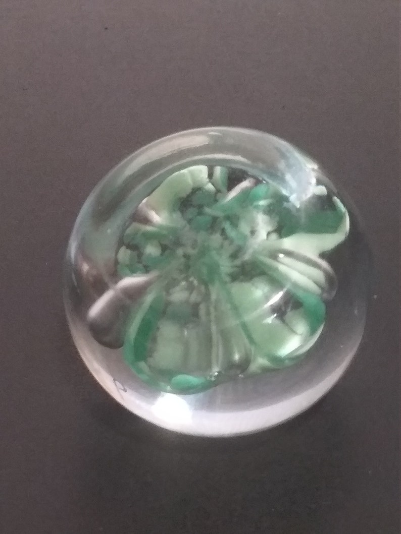 Pretty Round Trumpet FLOWERS GLASS PAPERWEIGHT, Bubble Glass Paperweight, Vintage Green Floral Paperweight, Collectible Art Glass, Office image 5