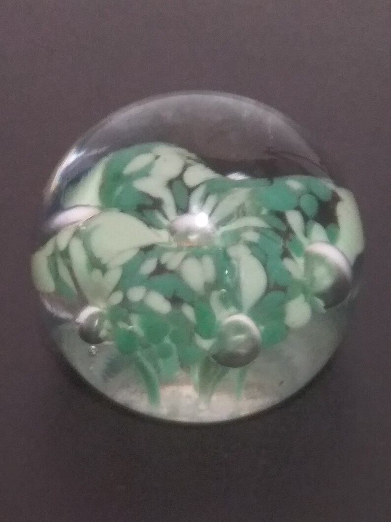 Pretty Round Trumpet FLOWERS GLASS PAPERWEIGHT, Bubble Glass Paperweight, Vintage Green Floral Paperweight, Collectible Art Glass, Office image 4