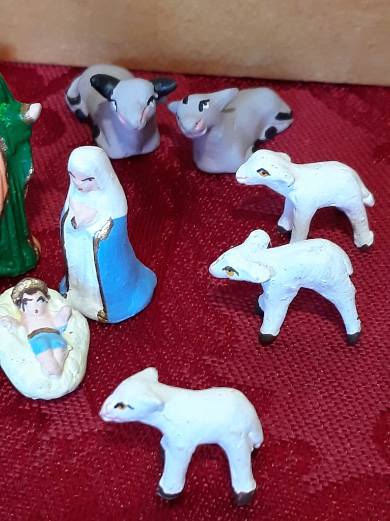 HANDCRAFTED MINIATURE NATIVITY Set, Mini Handpainted Nativity Set, Tiny