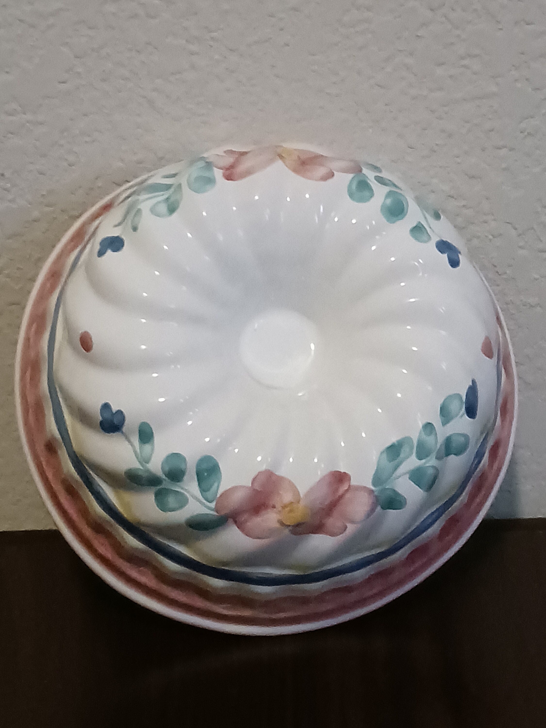 Hand Art Pottery Bundt Pan Dish 9 1/2 Inch Made in East Tennessee