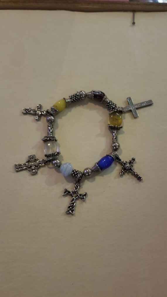 Vintage Stretch Silvertone CROSS CHARM and Beads B